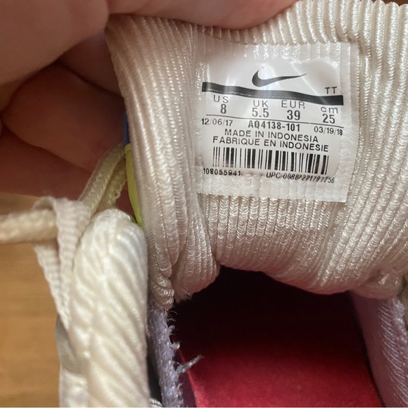 Nike Air Climax Sneakers - Picture 5 of 5